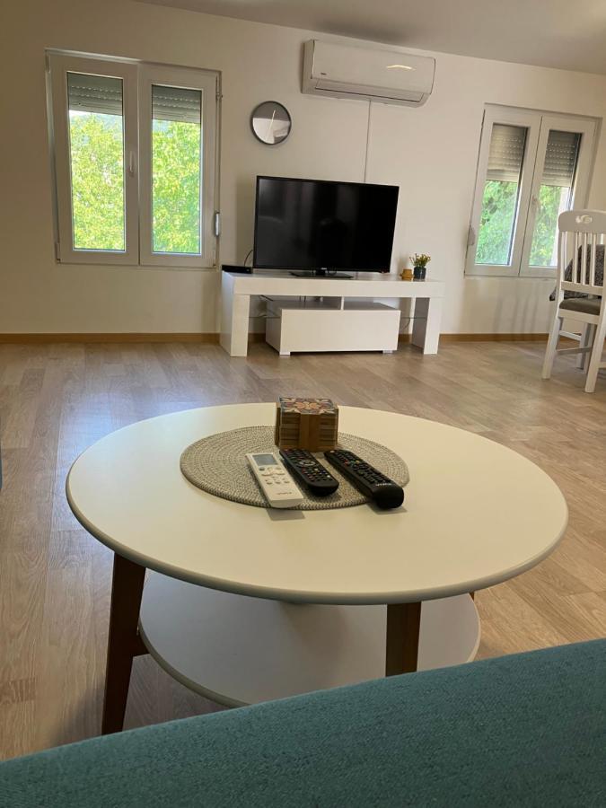 Mia Casa Lägenhet Tivat Exteriör bild